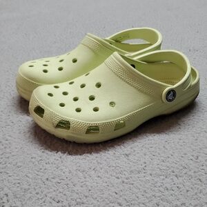 CROCS Women's Light Green Water Shoes Size 8